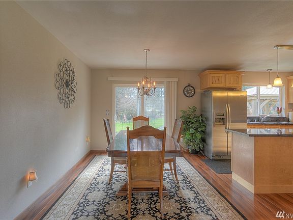 5th image of 8445 Charmont Ln SW