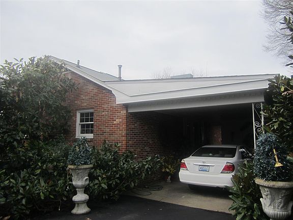 3rd image of 1712 Magnolia Dr