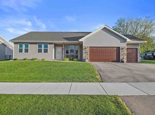 209 E Hubert St, Edgerton, WI 53534