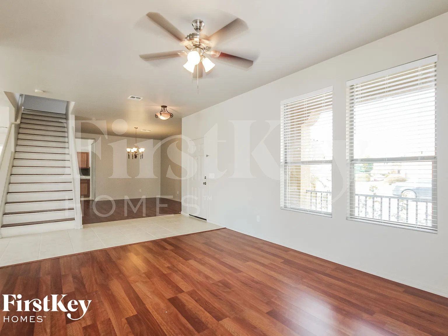 4 bed, 2.5 bath, 2882 sqft, $2,410 — Photo 2