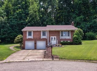201 Falcon Ridge Dr, New Kensington, PA 15068