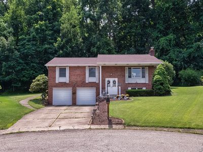 201 Falcon Ridge Dr, New Kensington, PA, 15068
