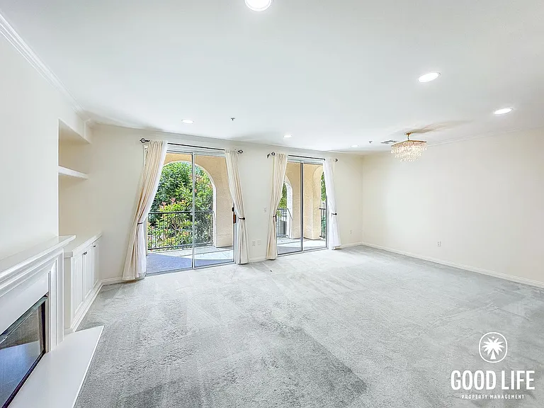 2260 Watermarke Pl — Photo 12