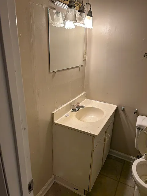 5 bed, 2394 sqft, $2,350 — Photo 1