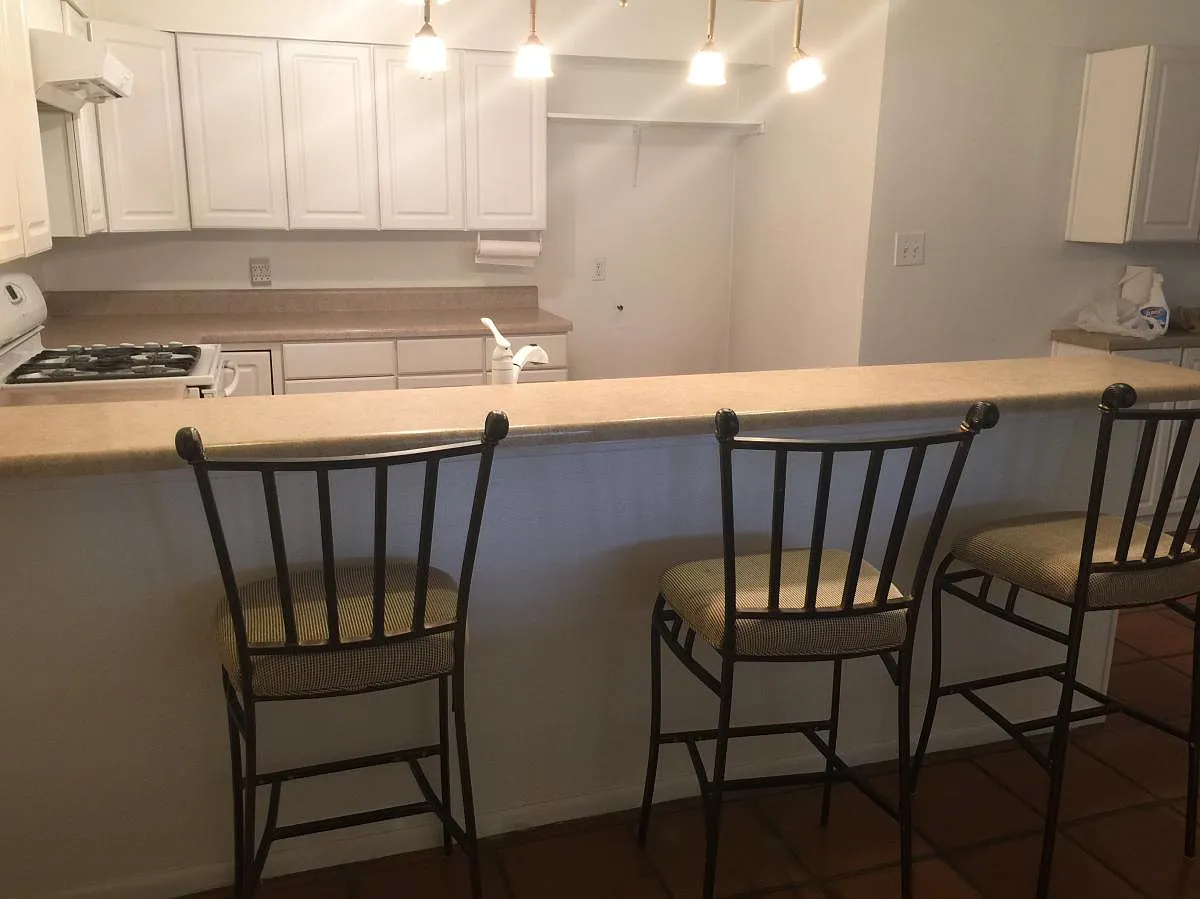 3 bed, 1824 sqft, $2,100 — Photo 4