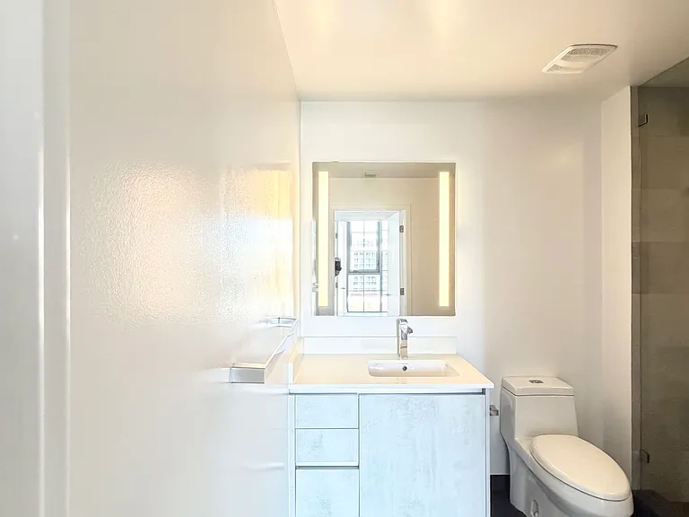 282 NW 25th St #1 — Photo 11