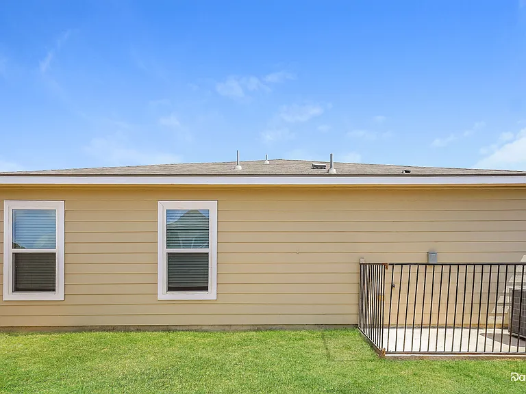 12242 Commander Dr — Photo 15