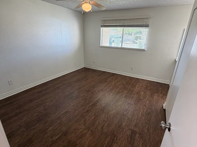 Rancho Vista Apartments — Photo 15