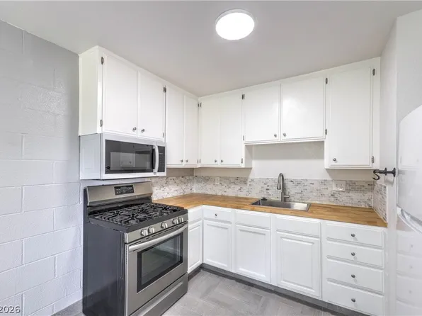 2520 Bulloch St APT L, North Las Vegas, NV 89030