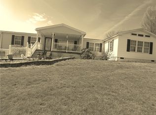 107 Hunting Hills Rd, Dilliner, PA 15327