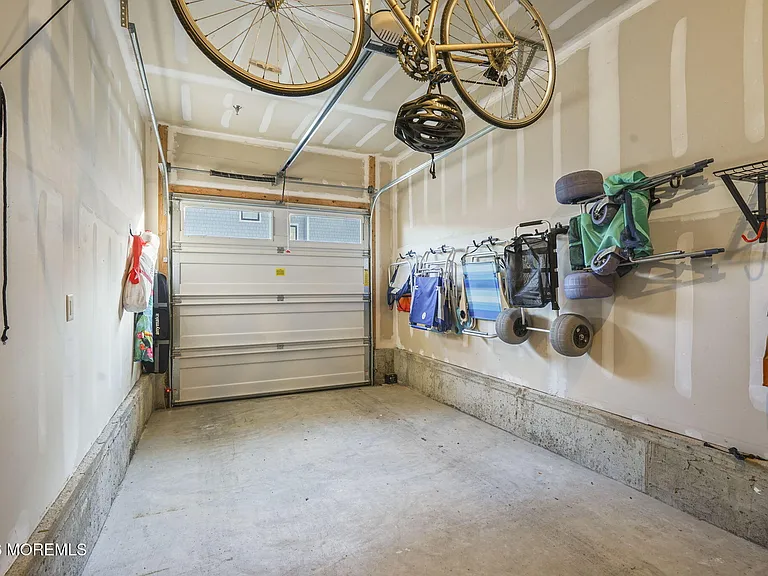 300 Asbury Ave #14 — Photo 36