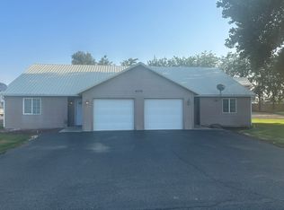 8519 E Beauchene Rd, Moxee, WA 98936