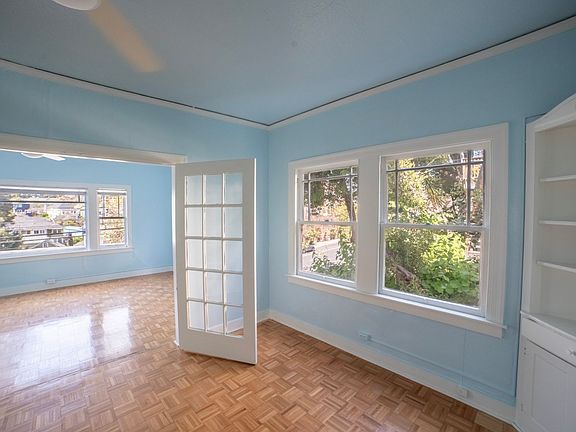3rd image of 360 Oakland Ave #4