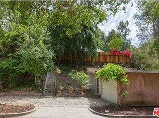 370 Glenullen Dr, Pasadena, CA 91105