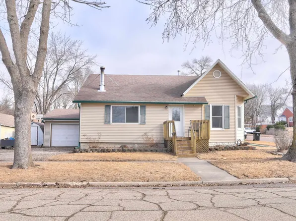 621 10th Ave N, Estherville, IA 51334