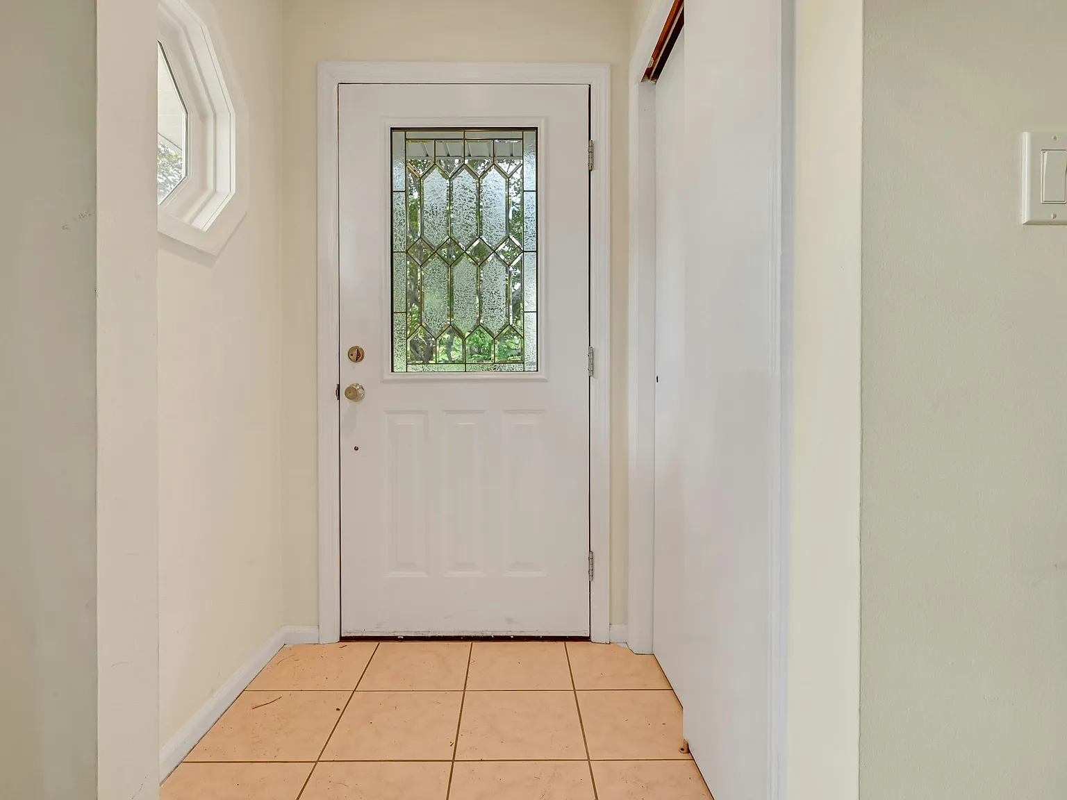 3 bed, $5,000 — Photo 4