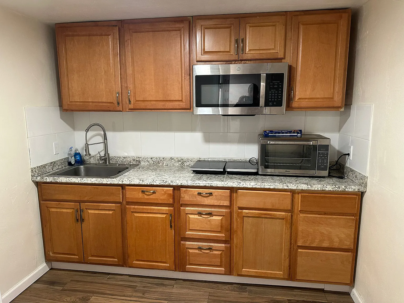 6 bed, 3909 sqft, $875 — Photo 3