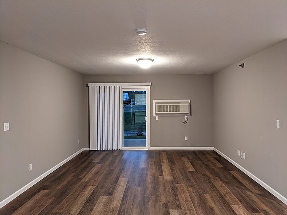 3rd image of 2105 SE 7th Ave #114