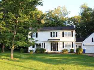 36 Middle Rd, Ellington, CT 06029