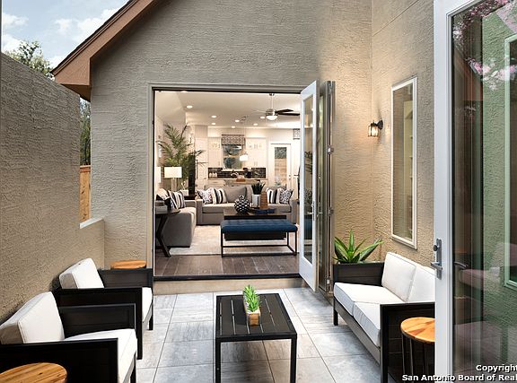 3rd image of 3031 Glen Eve Cir