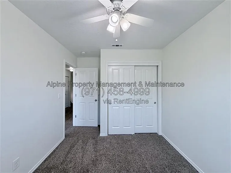 210 NW Connell Ave — Photo 20