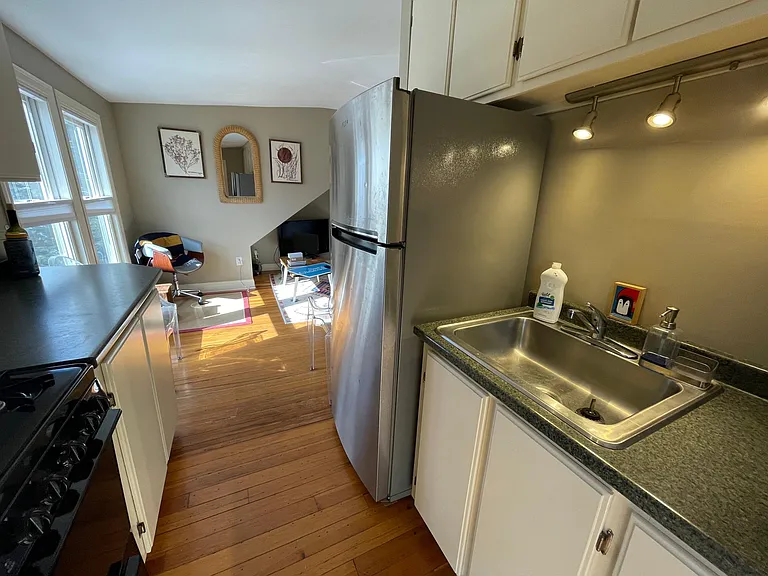 116 Emery St #3R — Photo 6