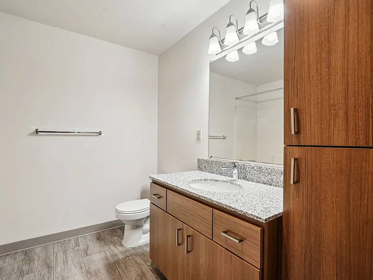 Madras Apartments — Photo 41