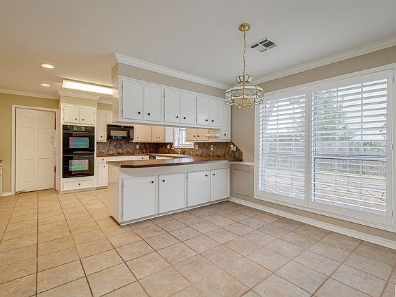5th image of 2710 W Deborah Dr