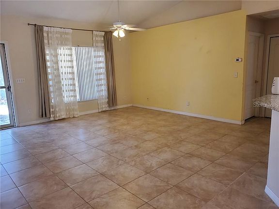 4th image of 107 Meadowglen Ct