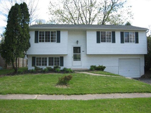 1st image of 840 Lakefield Dr