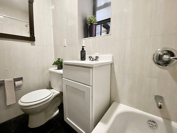 5th image of 214 W 109th St #4E