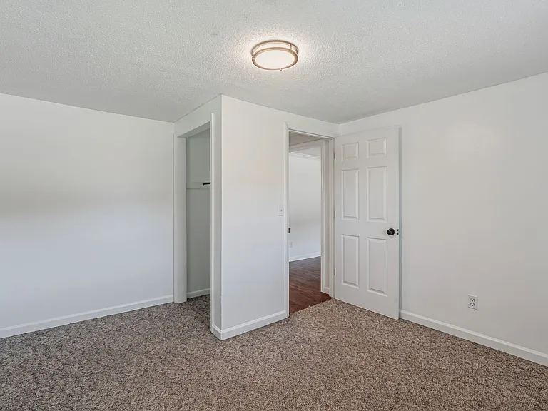 1229 Everett Rd — Photo 24