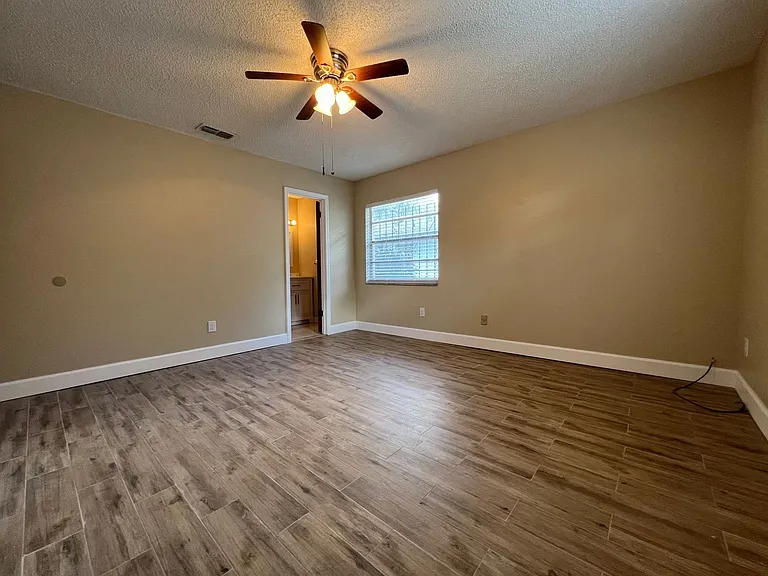 529 Hibiscus Way — Photo 16