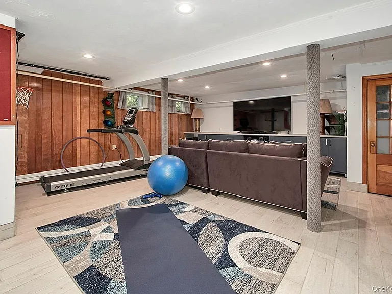 1015 Shore Acres Dr — Photo 14