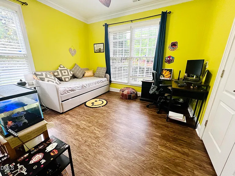 1073 Gold Rock Ln — Photo 12