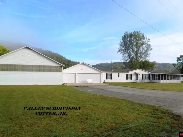 202 Rainbow Landing Dr, Cotter, AR 72626
