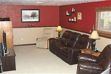 4th image of 814 Sandalwood Dr