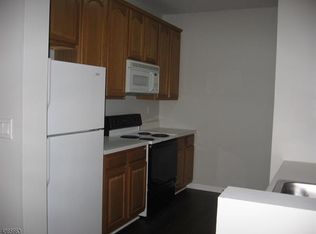 55 Main St APT 8, Madison, NJ 07940