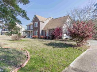 335 Windsor Dr, Fayetteville, GA