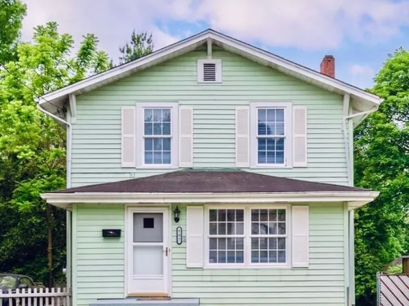 807 Red Oak St, Charleston, WV 25302