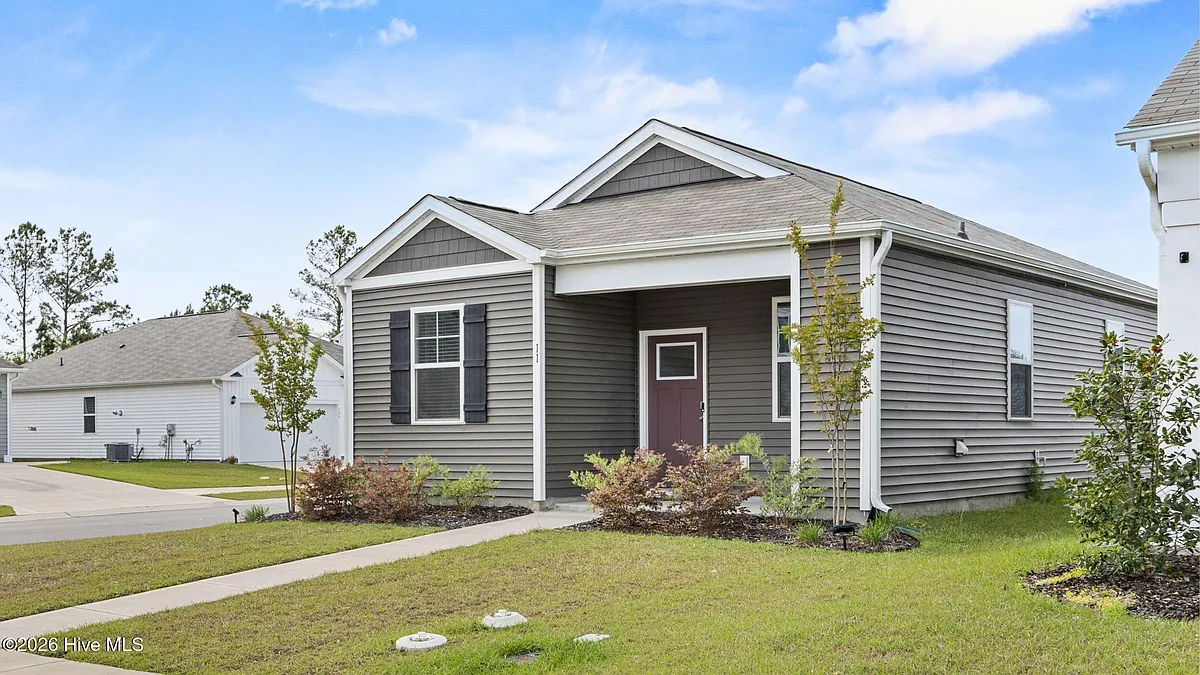 Building Photo - 11 N Farmhouse Dr #2015