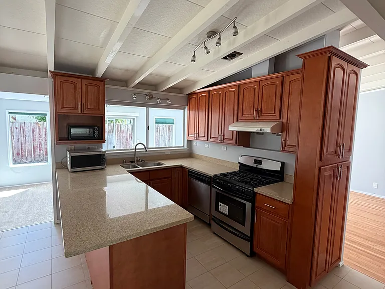 3630 Lupine Ave — Photo 9