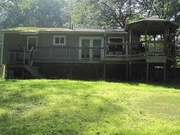 5th image of 60 Quevic Dr