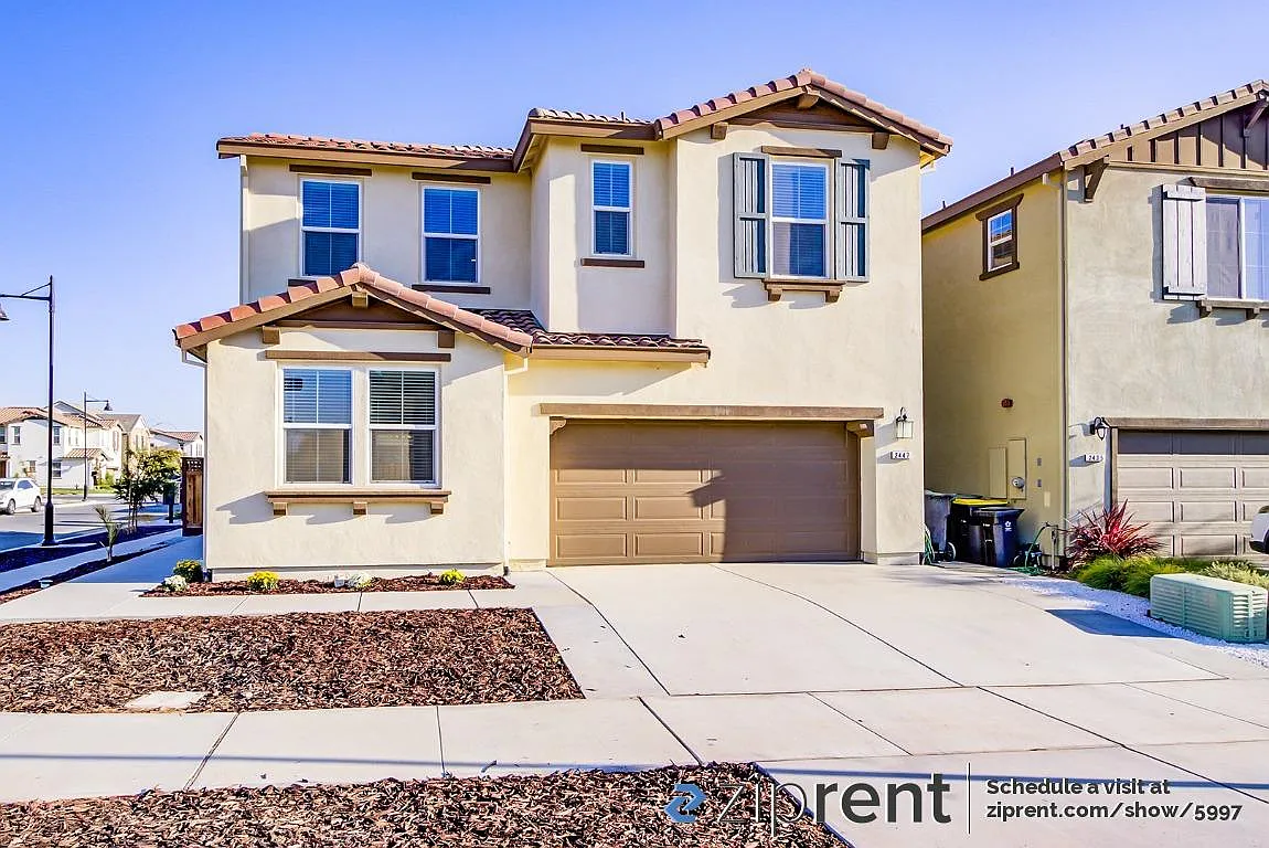 2447 Marina Dr photo 1