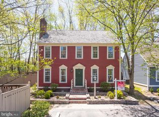 2074 Cobblestone Ln, Reston, VA 20191