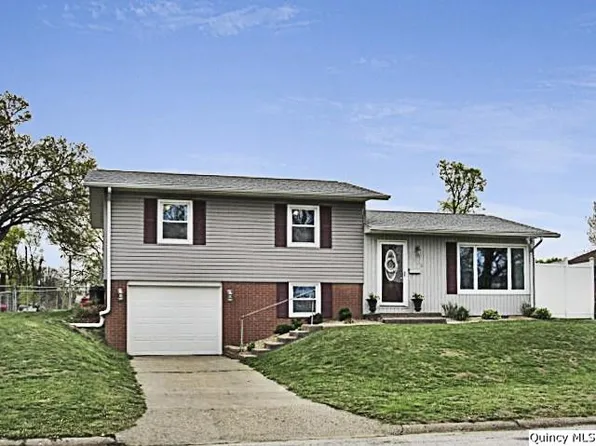 1115 S 19th St, Quincy, IL 62301
