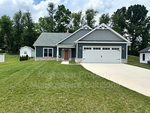 185 Lindburgh Dr Photo 1