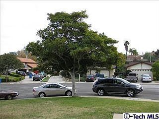 5th image of 2283 Lerona Ave