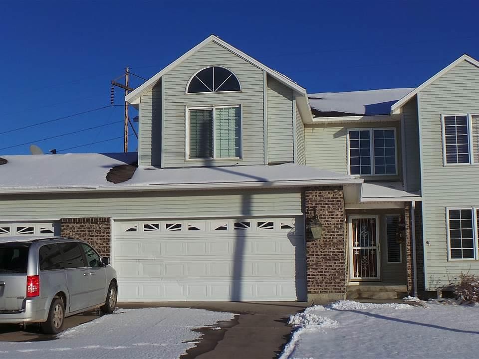 1st image of 901 Woodhaven Dr