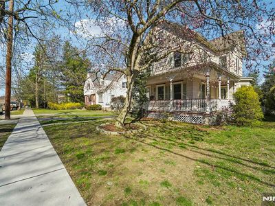 81 Park Ave, Allendale, NJ, 07401